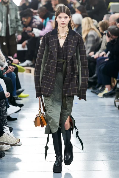 Look 35